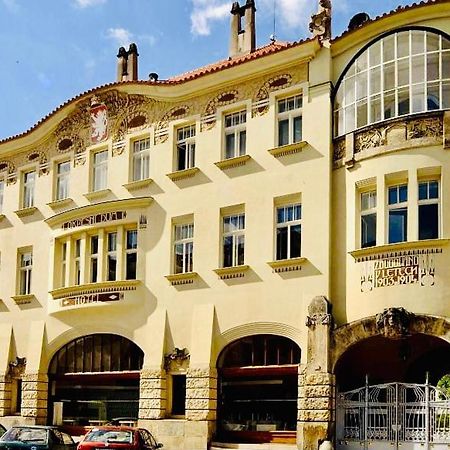 Hotel Okresni Dum Hradec Králové エクステリア 写真