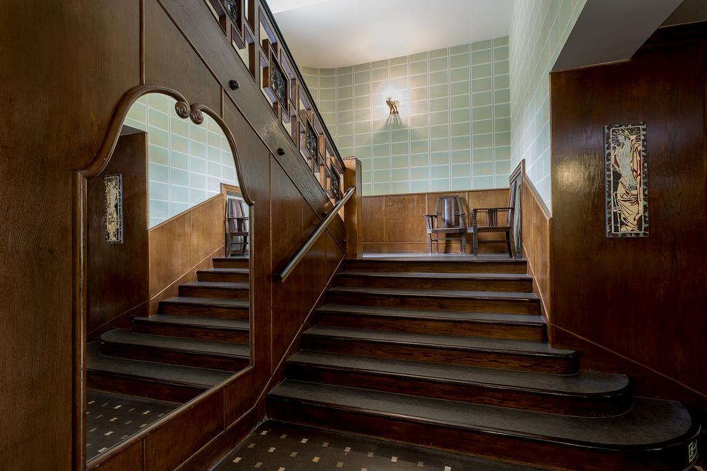 Hotel Okresni Dum Hradec Králové エクステリア 写真